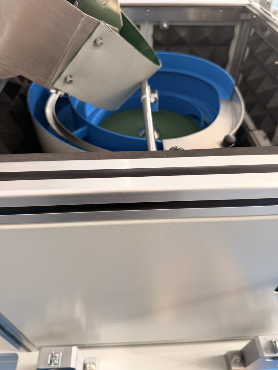 Acoustic-enclosure inspection unit &mdash; detail